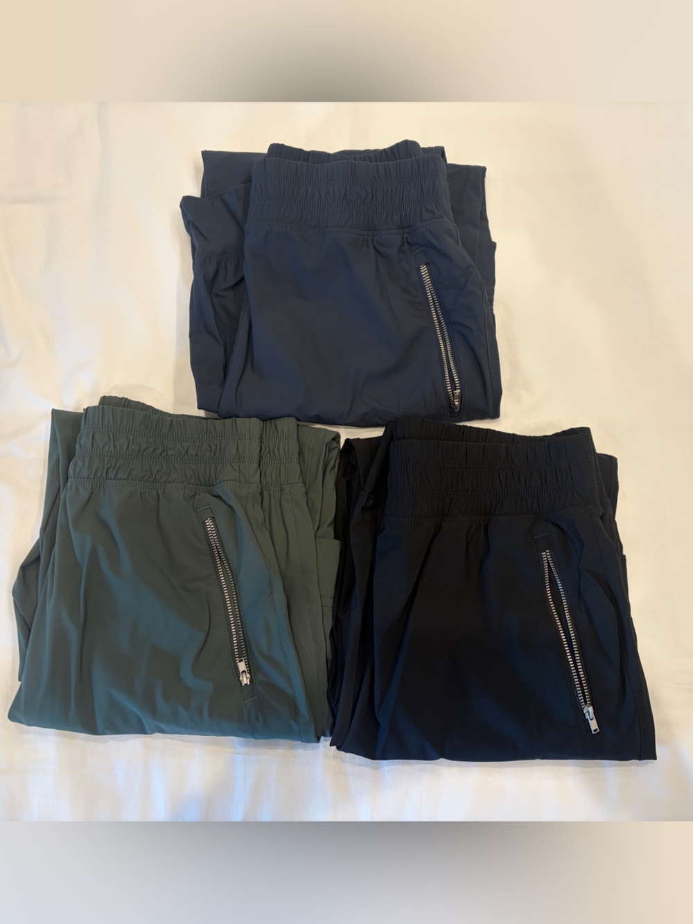 Old Navy High Wasted Sleektech Cargo Joggers